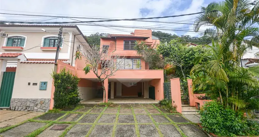 Casa com 5 quartos à venda na Rua Tamoios, São Francisco, Niterói
