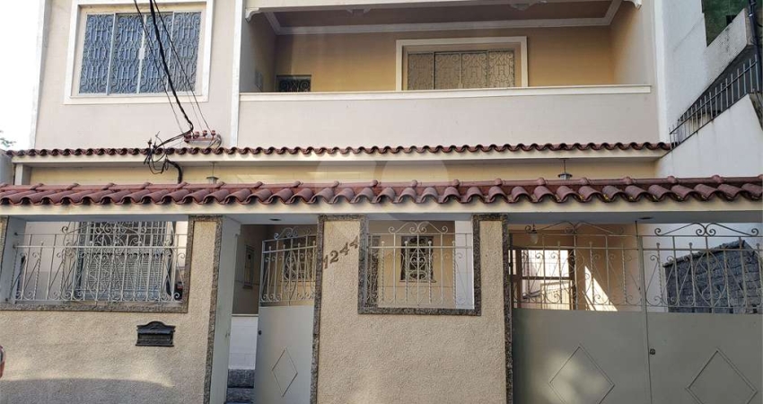 Casa com 7 quartos à venda ou para locação em Penha - RJ