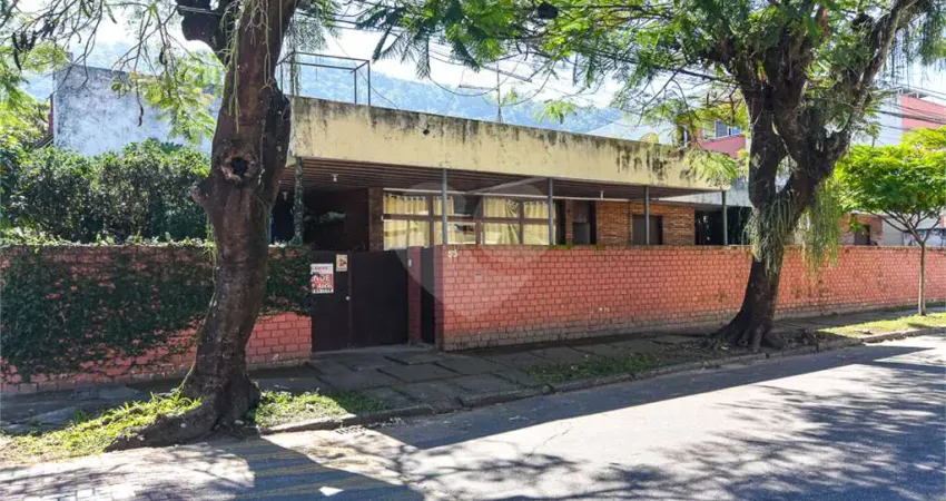 Casa com 3 quartos à venda na Rua Timbiras, São Francisco, Niterói