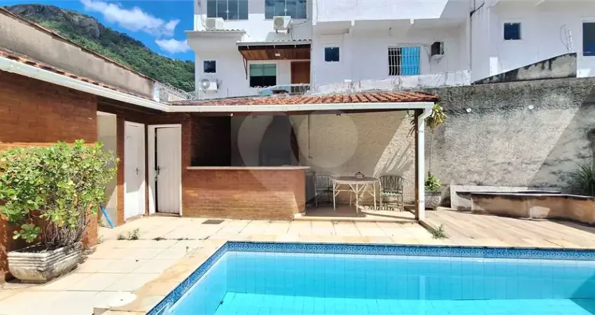 Casa com 4 quartos à venda na Rua Timbiras, São Francisco, Niterói