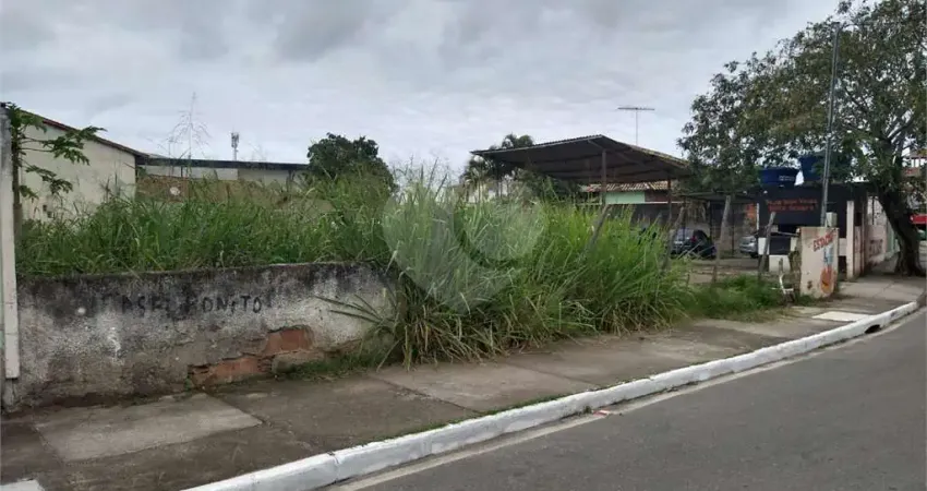 Terreno à venda na Deocleciano Damasceno França, Centro, Maricá