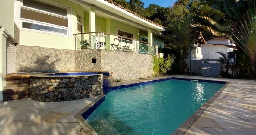 Casa com 6 quartos à venda em Cantagalo - RJ