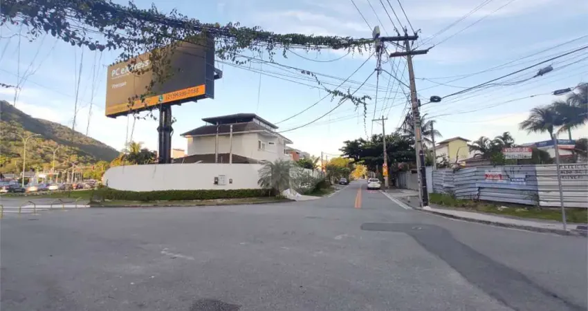 Terreno à venda em Piratininga, Niterói 