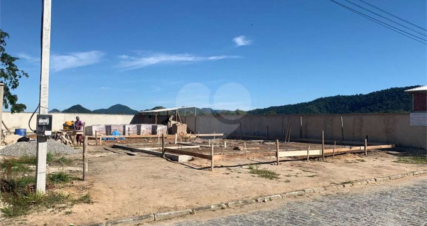 Terreno em condomínio fechado à venda na Vereador Oldemar Guedes Figueiredo, Ubatiba, Maricá