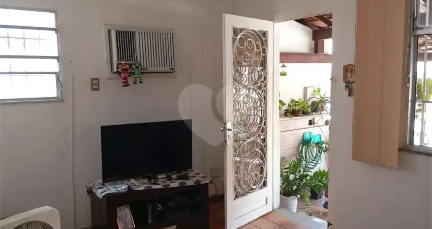 Casa com 2 quartos à venda na Carlesia Zarro Armond, Parada 40, São Gonçalo