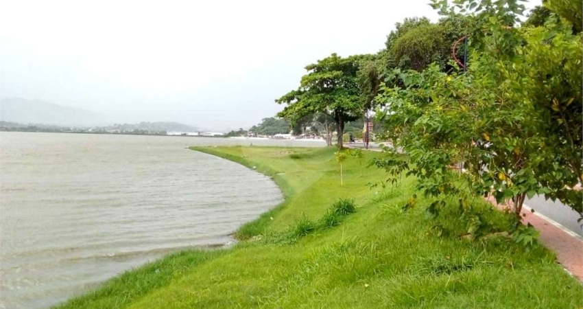 Terreno à venda na Álvares De Castro, Centro, Maricá