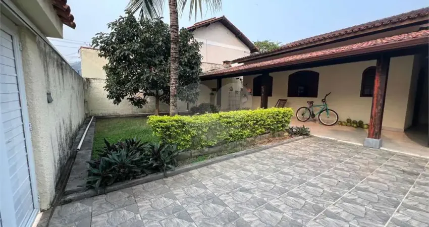 Casa com 3 quartos à venda na Rua Jornalista Osias Stutz, Piratininga, Niterói