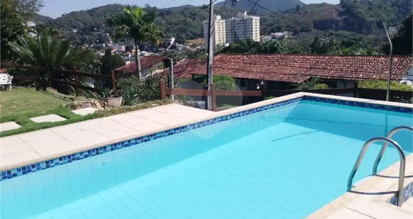 Condomínio com 3 quartos à venda em Maria Paula - RJ