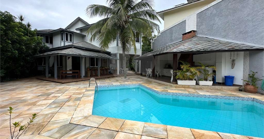 Casa com 5 quartos à venda na Simon Bolivar, Camboinhas, Niterói