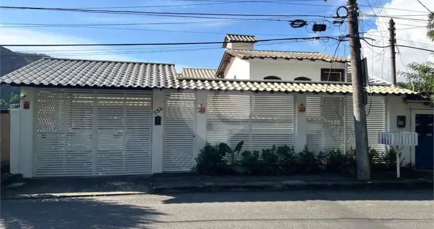 Casa com 3 quartos à venda na Rua Mário Joaquim Santana, São Francisco, Niterói