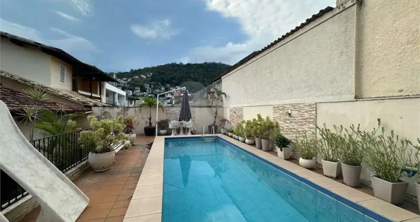 Casa com 3 quartos à venda na General Rondon, São Francisco, Niterói