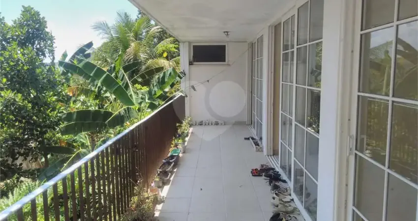 Casa com 5 quartos à venda em São Francisco - RJ