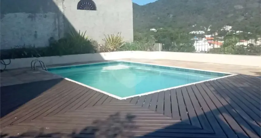 Casa com 5 quartos à venda na Rua Leila Diniz, São Francisco, Niterói