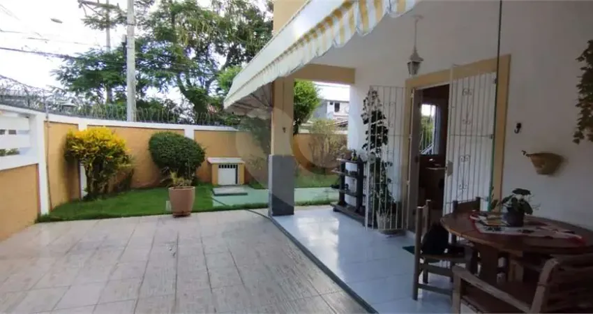 Casa com 3 quartos à venda em Piratininga - RJ