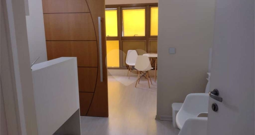 Sala comercial à venda na Rua General Andrade Neves, São Domingos, Niterói