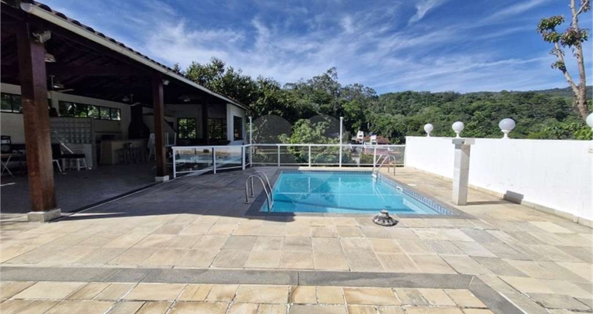 Casa com 6 quartos à venda em Vila Progresso - RJ