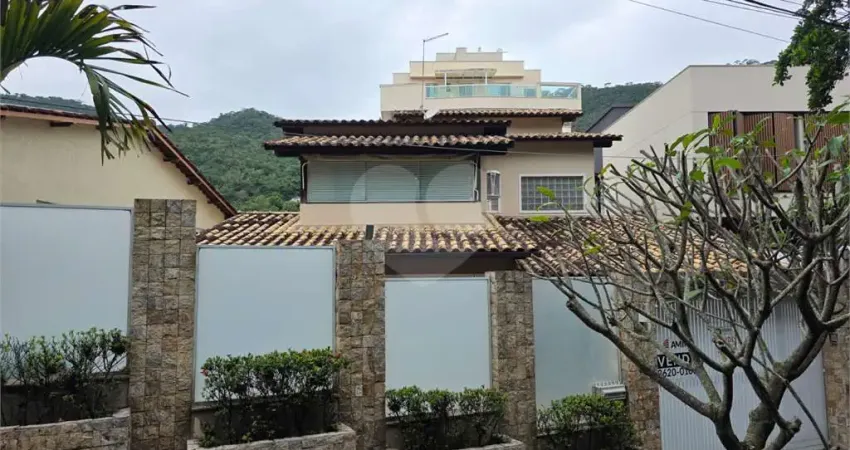 Casa com 5 quartos à venda na Coronel Júlio Froes, São Francisco, Niterói
