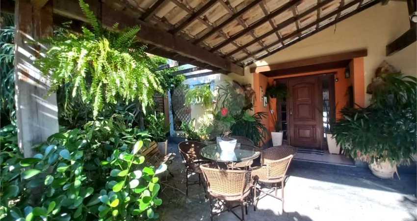 Casa com 4 quartos à venda na Rua Jornalista Newton Braga Mello, Itaipu, Niterói