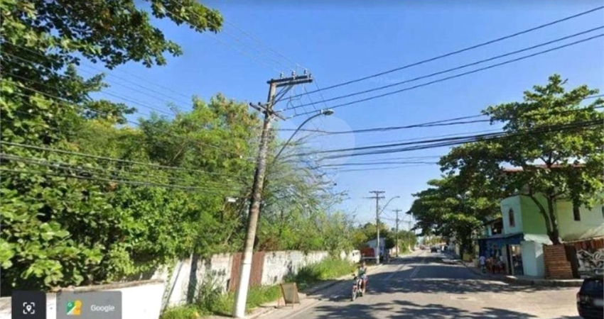 Terreno à venda na Avenida Doutor Acúrcio Torres, Piratininga, Niterói