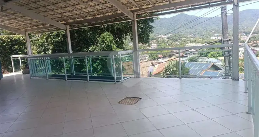 Casa em condomínio fechado com 4 quartos à venda na Avenida Central Ewerton Xavier, Itaipu, Niterói