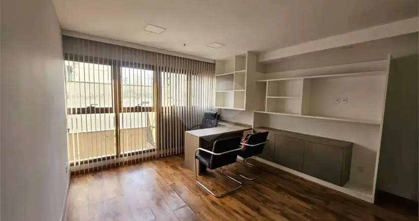Sala comercial à venda na Rua General Andrade Neves, São Domingos, Niterói