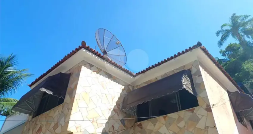 Sobrado com 3 quartos à venda ou para locação em Santa Rosa - RJ