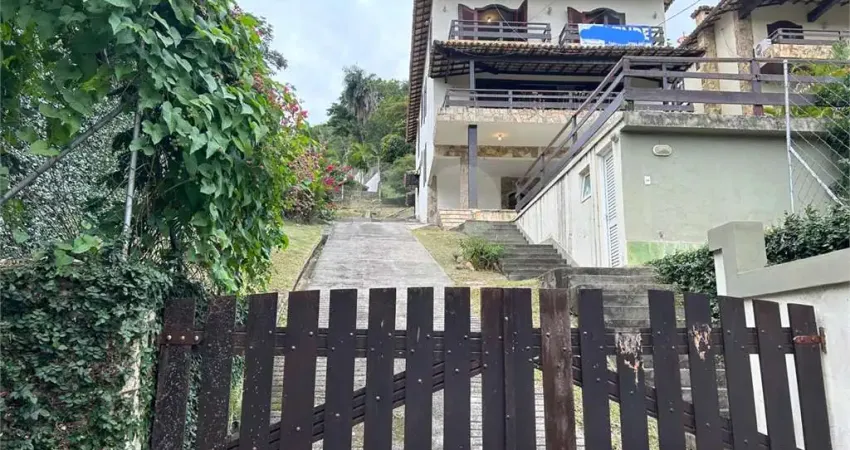 Condomínio com 5 quartos à venda em Engenho Do Mato - RJ