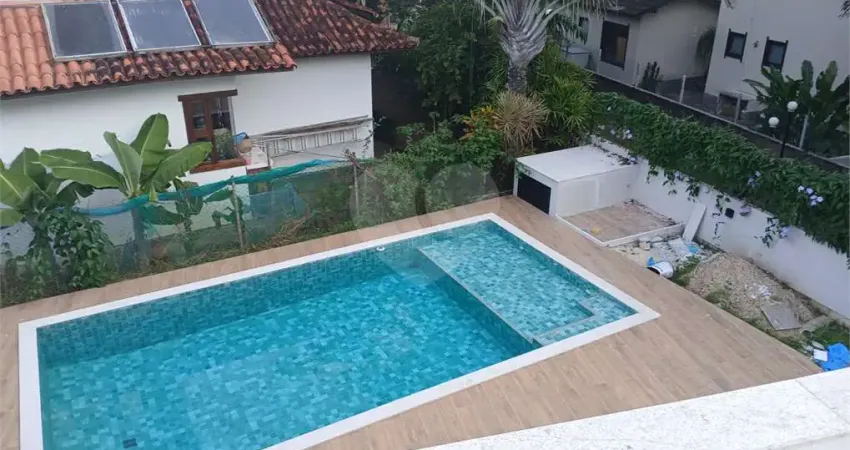 Casa em condomínio fechado com 4 quartos à venda na Rua Jornalista Carlos Vilhena, 451, Piratininga, Niterói