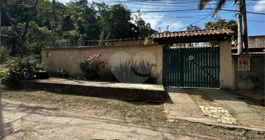 Casa com 3 quartos à venda na Rua Ferdinando Ognibeni, Maravista, Niterói