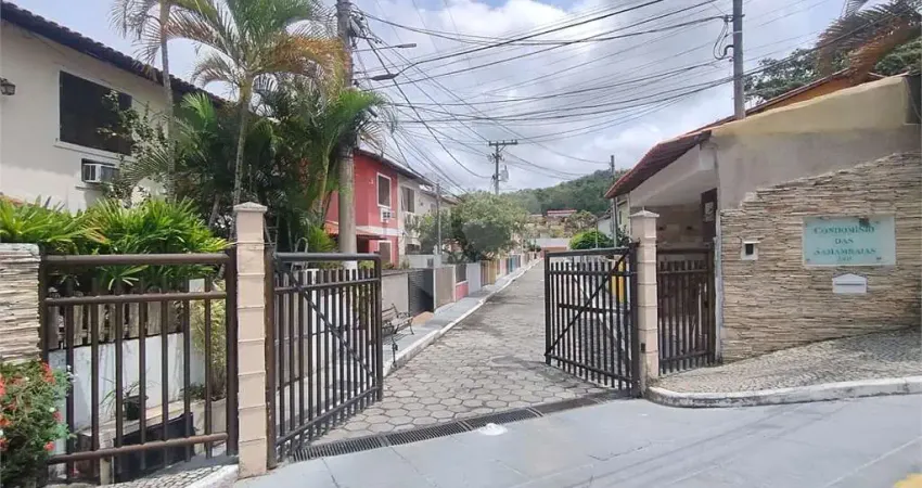 Casa em condomínio fechado com 3 quartos à venda na Rigel Pacca Corrêa, Maria Paula, São Gonçalo