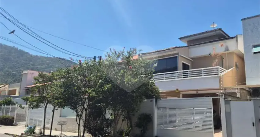 Casa com 4 quartos à venda na Maria Caldas, São Francisco, Niterói