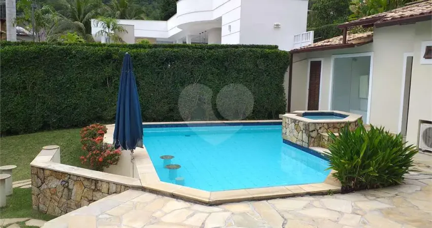 Terreno em condomínio fechado à venda no Engenho do Mato, Niterói 