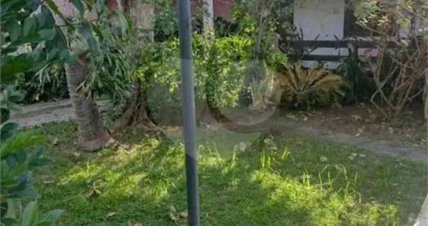 Terreno em condomínio fechado à venda no Centro, Maricá 