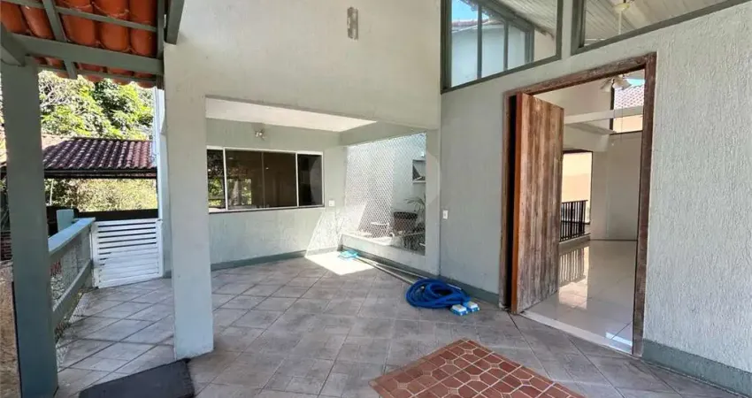 Terreno em condomínio fechado à venda no Mata Paca, Niterói 