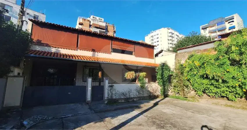 Casa com 6 quartos à venda no Santa Rosa, Niterói 