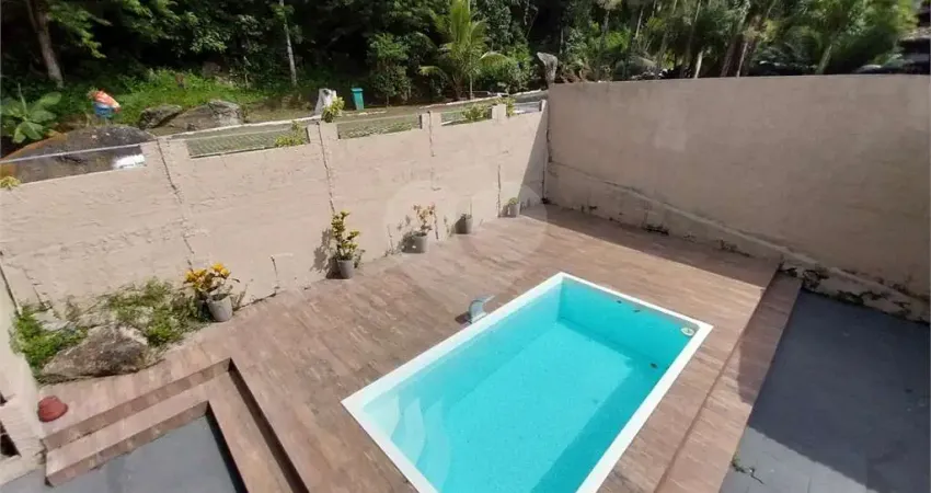 Terreno em condomínio fechado à venda em Itaipu, Niterói 