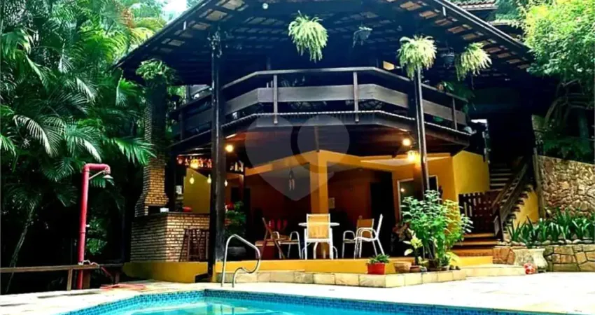 Terreno em condomínio fechado à venda em Itaipu, Niterói 