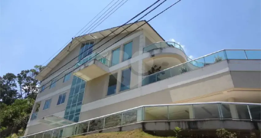 Terreno em condomínio fechado à venda no Badu, Niterói