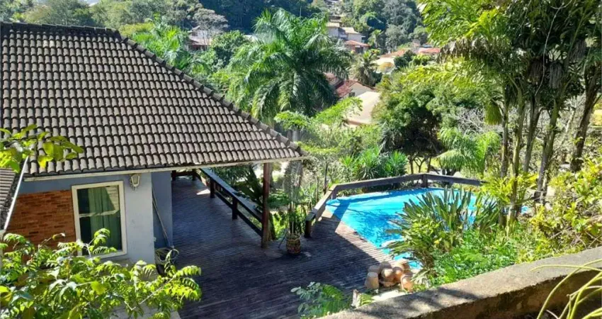 Terreno em condomínio fechado à venda no Engenho do Mato, Niterói 