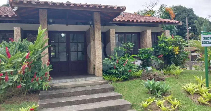 Terreno em condomínio fechado à venda em Itaipu, Niterói 