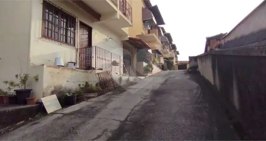 Casa com 2 quartos à venda na Rua Firmino Magalhães, 70, Colubande, São Gonçalo