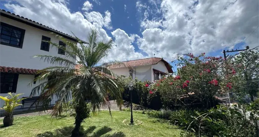 Casa com 4 quartos à venda na Rua Carolina Alves, 228, Badu, Niterói