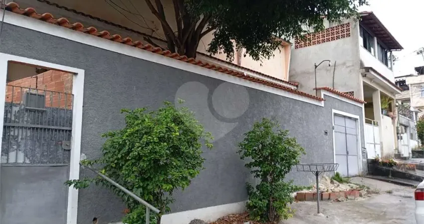 Casa com 3 quartos à venda na Rua Itu, 10, Trindade, São Gonçalo