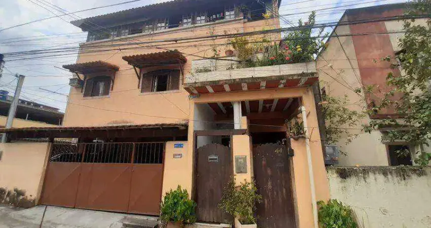 Casa com 3 quartos à venda na Rua Vereador Ekio José Alves, 44, Ilha da Conceição, Niterói
