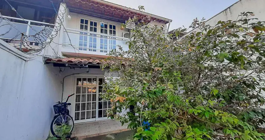 Casa com 3 dormitórios à venda, 150 m² por R$ 760.000,00 - Piratininga - Niterói/RJ