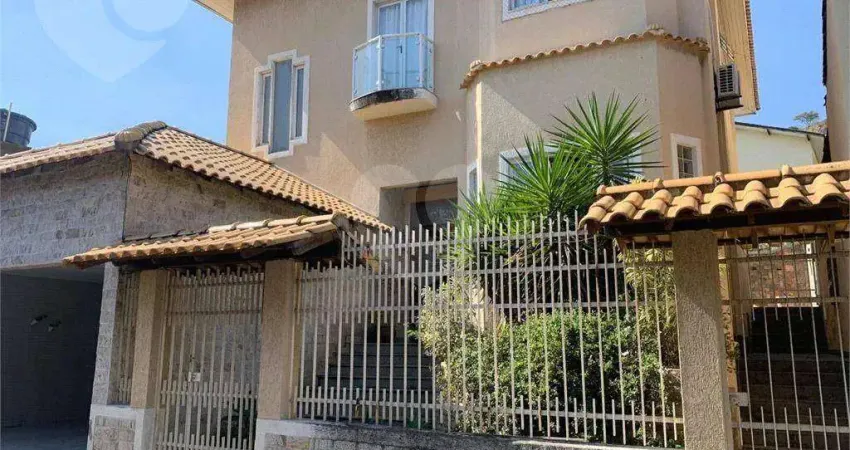 Casa com 4 quartos à venda na Rua Benjamin Constant, 522, Largo do Barradas, Niterói