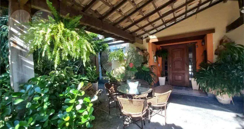 Casa com 4 quartos à venda na Rua Jornalista Newton Braga Mello, 164, Itaipu, Niterói