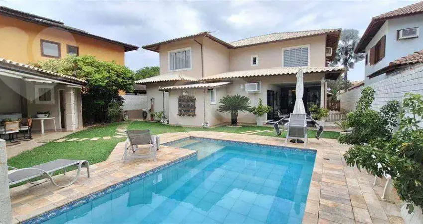 Casa com 4 dormitórios à venda, 490 m² por R$ 3.900.000,00 - Camboinhas - Niterói/RJ