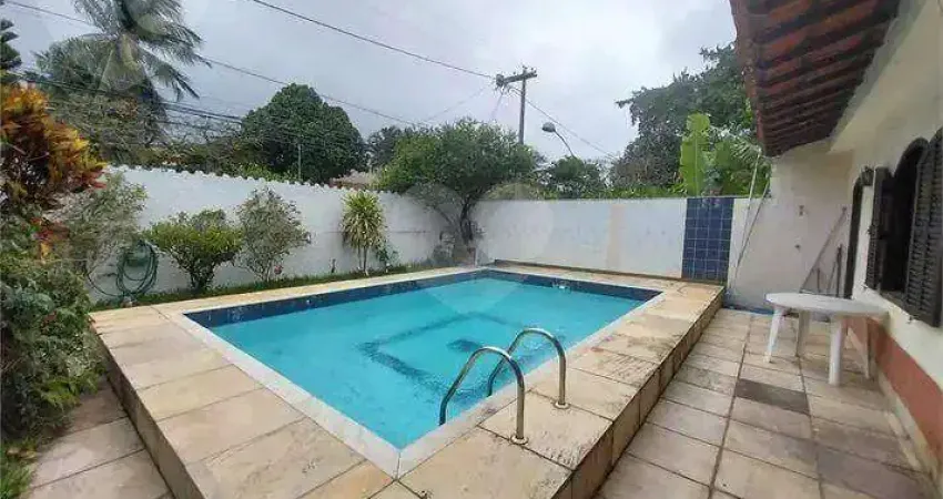 Casa com 3 dormitórios à venda, 150 m² por R$ 897.000,00 - Itaipu - Niterói/RJ