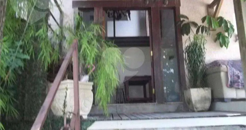 Casa duplex em condomínio fechado bem localizado, com lazer privativo, R$ 1.500.000 - Badu - Niterói/RJ